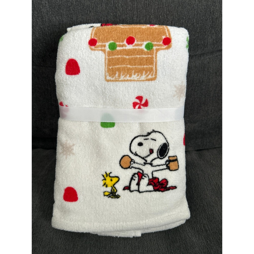 Peanuts Snoopy Christmas Hand Towels 2 Pack 16x26 Holiday NWT Woodstock Cotton